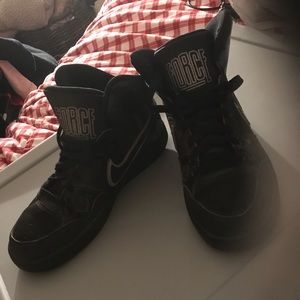 NIKE FORCE Size 6 1/2 GOOD condition No scuffs